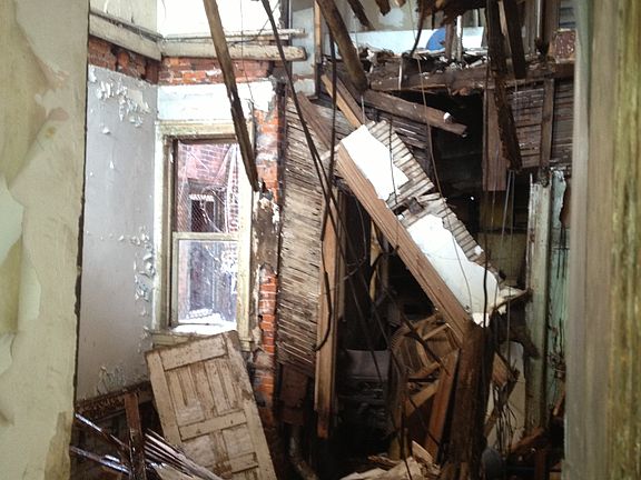 5th image of 1123 N Sloan St