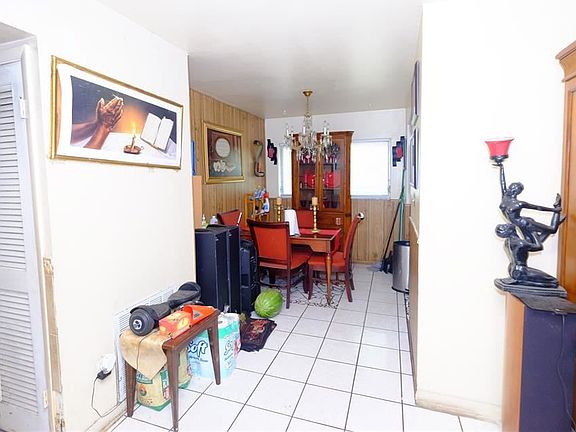 5th image of 1402R E 109th Ave