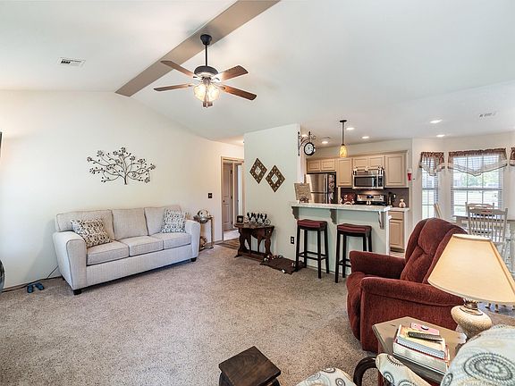 3rd image of 192 Twin Creeks Ln