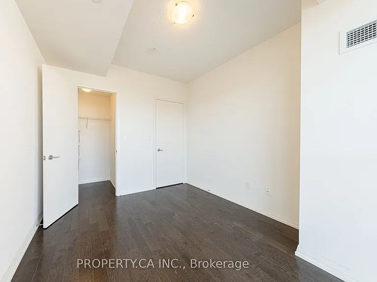 460 Adelaide St E #706 — Photo 17