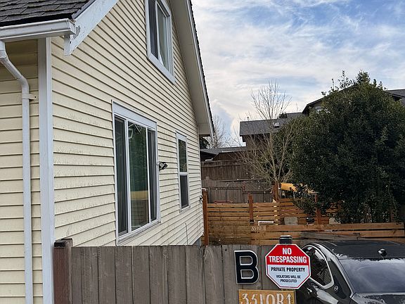 4th image of 3510 E B St #B