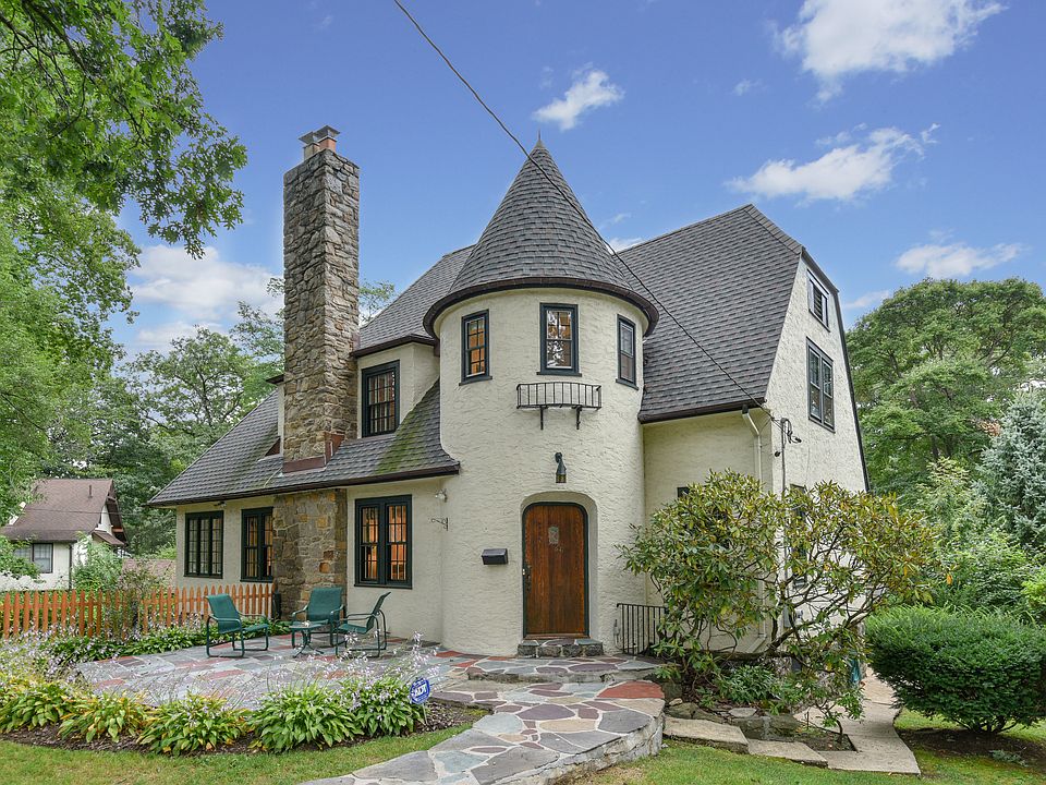 1st image of 641 Forest Ave