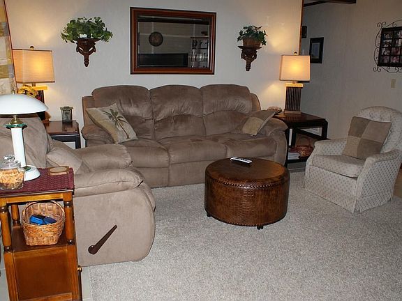 3rd image of 1681 Caroline Dr