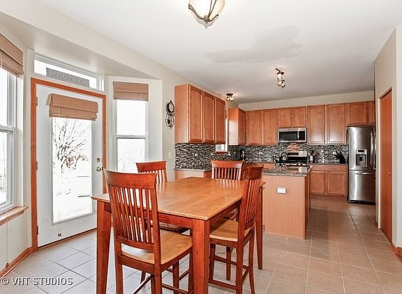 3rd image of 1915 Windstone Dr