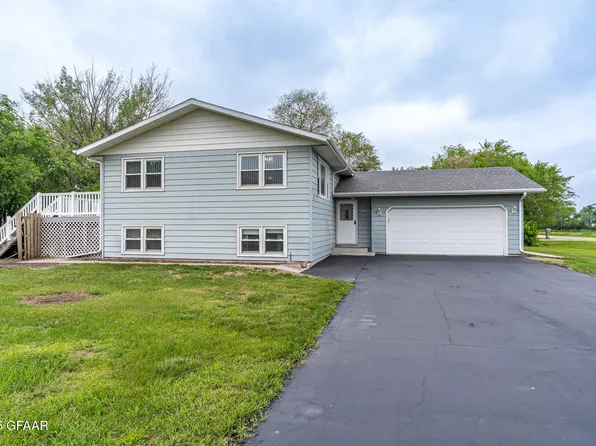 332 6th St, Emerado, ND 58228