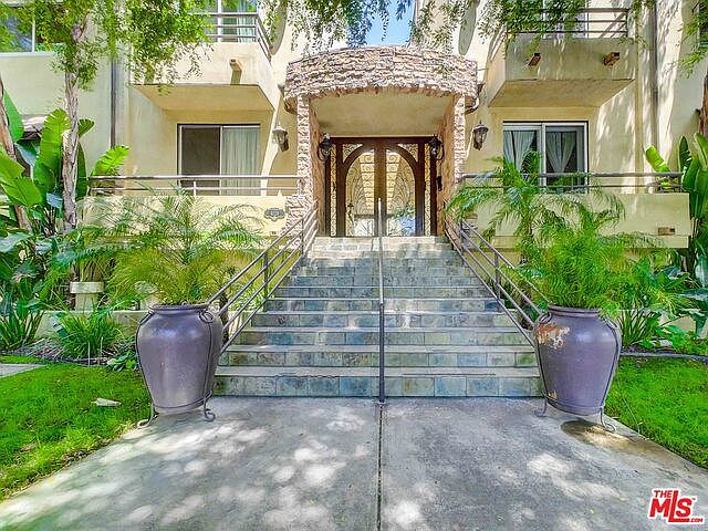 1st image of 4128 Whitsett Ave APT 203