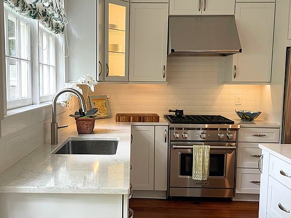 Fully renovated & equipped kitchen