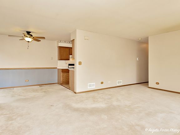 3rd image of 127 Village Creek Dr #127