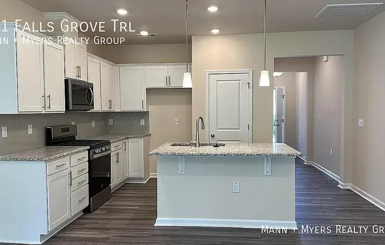 901 Falls Grove Trl — Photo 2