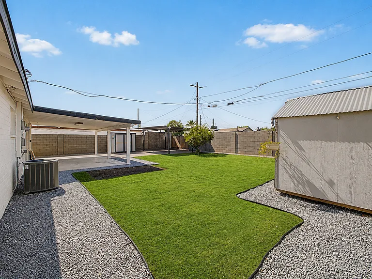 2526 W Orchid Ln — Photo 23