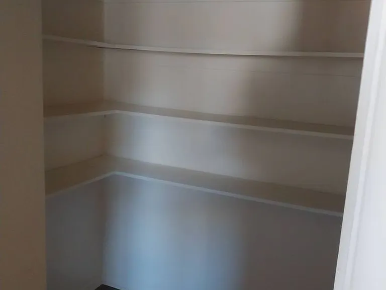Central location | Lots of natural light — Photo 15