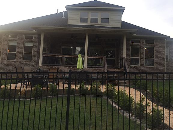 Back w/view of 2 porches