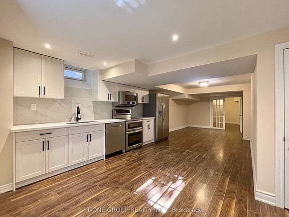 3rd image of 35 Valemount Way