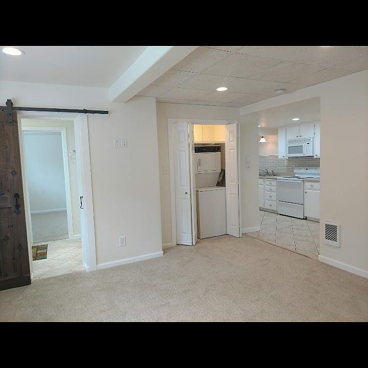 1st image of 9522 N Wall St #1