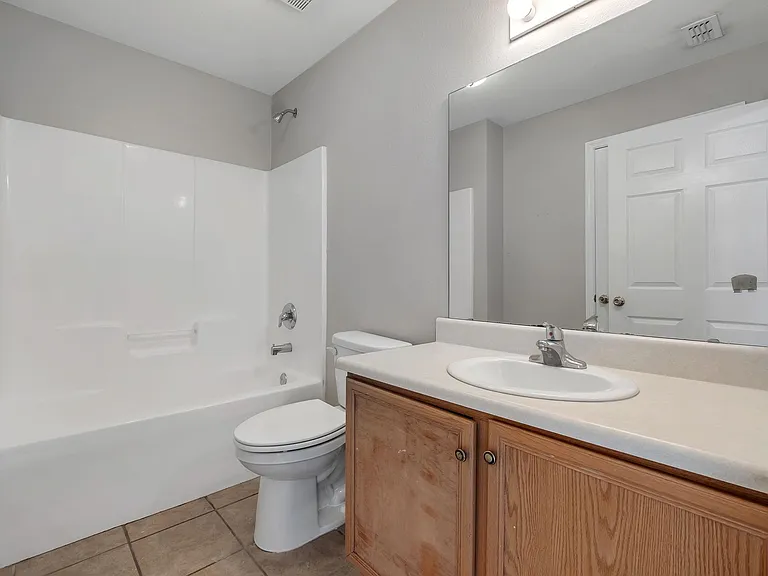 2738 W Tharpe St #404 — Photo 18