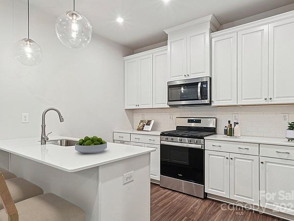 3rd image of 3051 Finchborough Ct #219