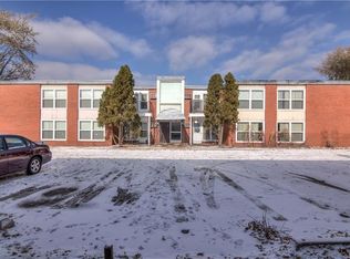 2713 Thomas Drive - F202, Eau Claire, WI 54701