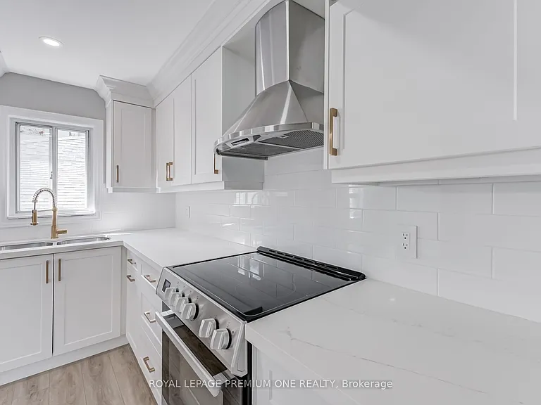 79 25th St #2 — Photo 7