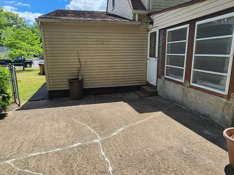 1502 Sunnyfield Dr — Photo 20
