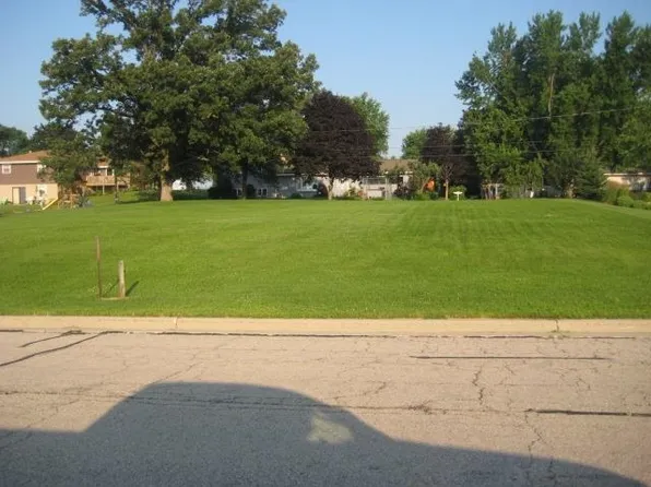 430 Hollander St, Markesan, WI 53946