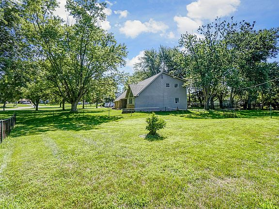 3rd image of 3590 Rolling Hills Ln
