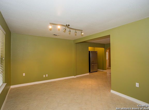 5th image of 1214 Kyle St