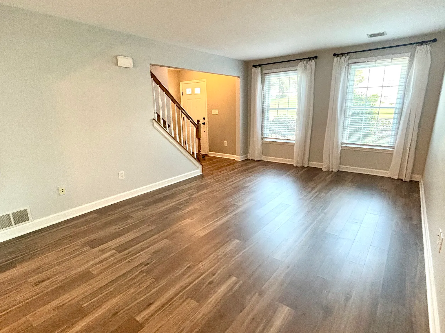 3 bed, 2.5 bath, 1586 sqft, $1,995 — Photo 4