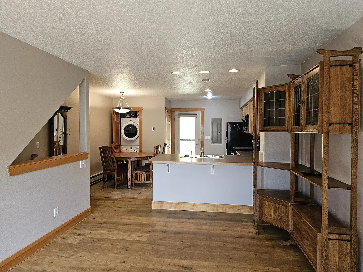 585 N Cache St — Photo 2