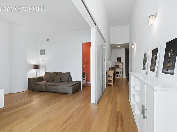 5th image of 27-28 Thomson Ave #246