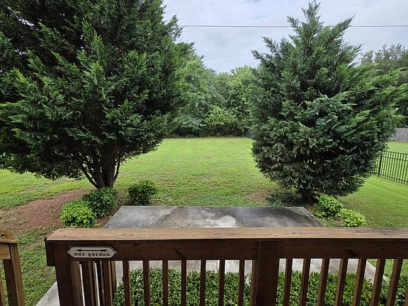 4th image of 2548 Waterhaven Dr