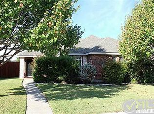 6413 High Cliff Dr, The Colony, TX 75056