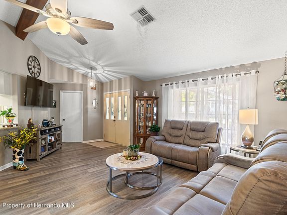 5th image of 24088 Eppley Dr