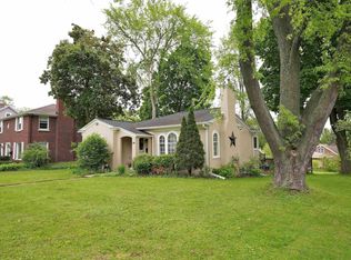 2379 Jourdain Ln, Allouez, WI 54301