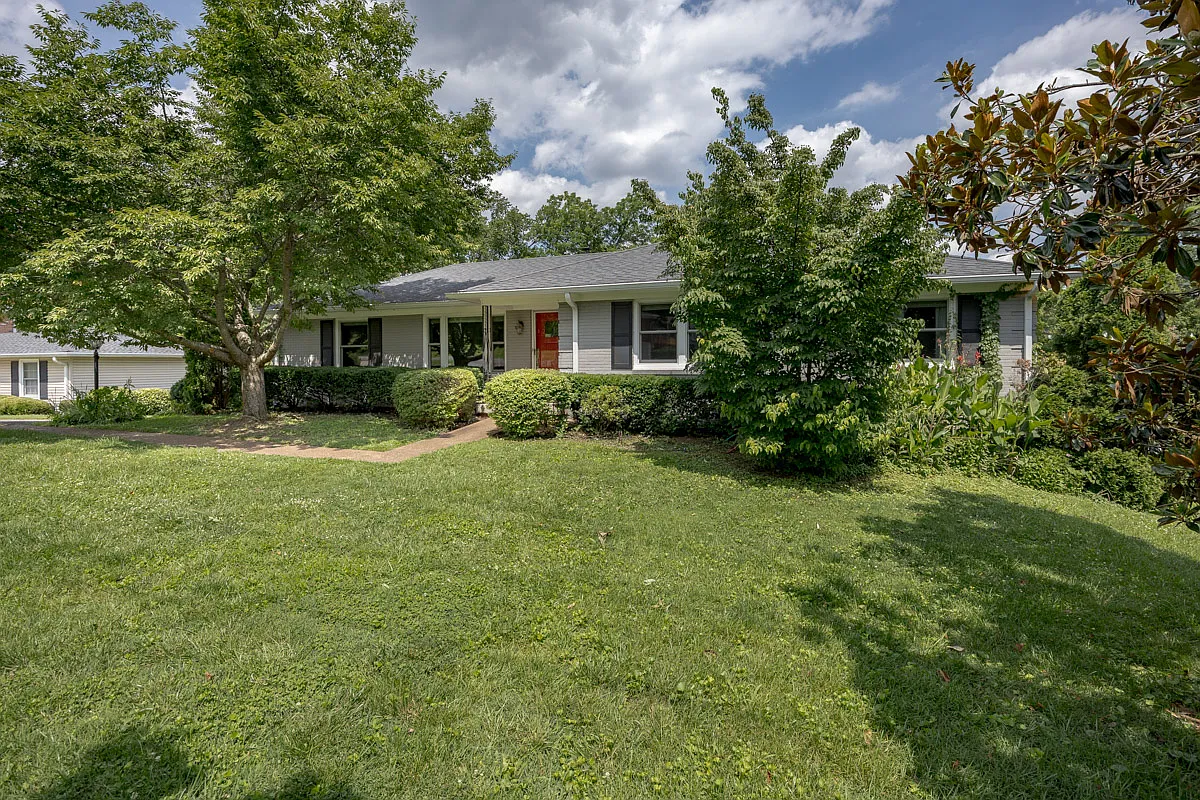 3 bed, 2416 sqft, $3,250 — Photo 3
