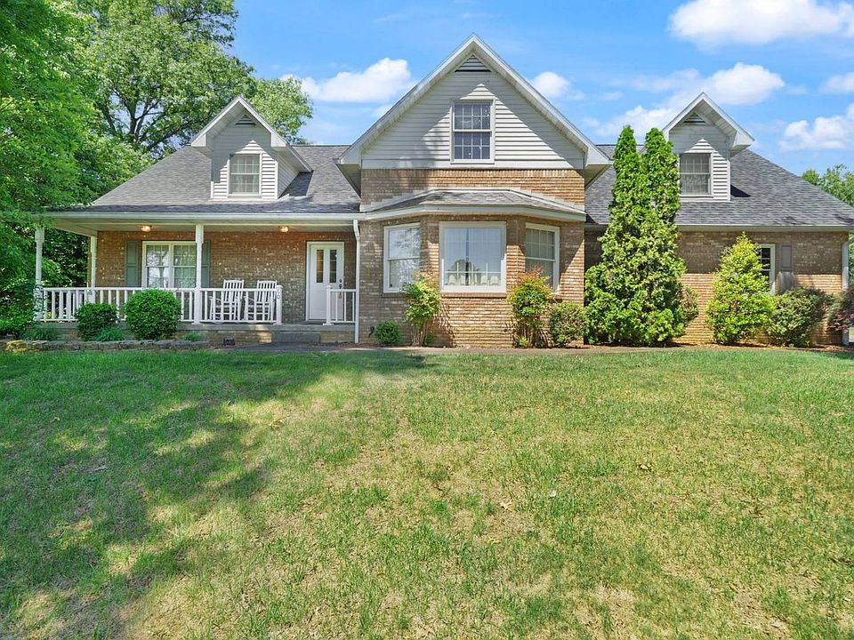 1st image of 60 Luzern Ln