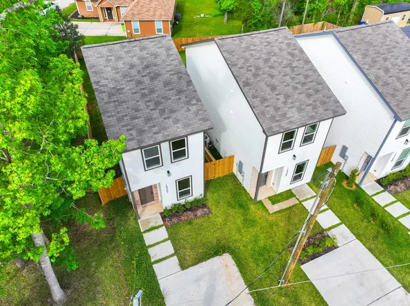 15301 Coaltown Rd, Willis, TX 77378