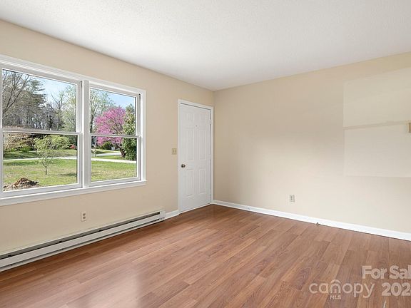 2nd image of 206 Fairfield Dr