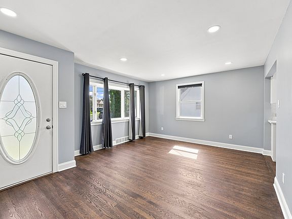 2nd image of 6 Wyndale Ave