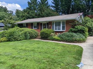 206 Yeonas Dr SW, Vienna, VA 22180