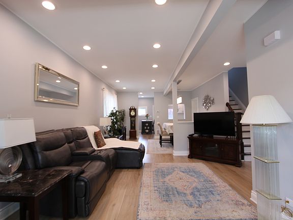 5th image of 4719 W Warwick Ave