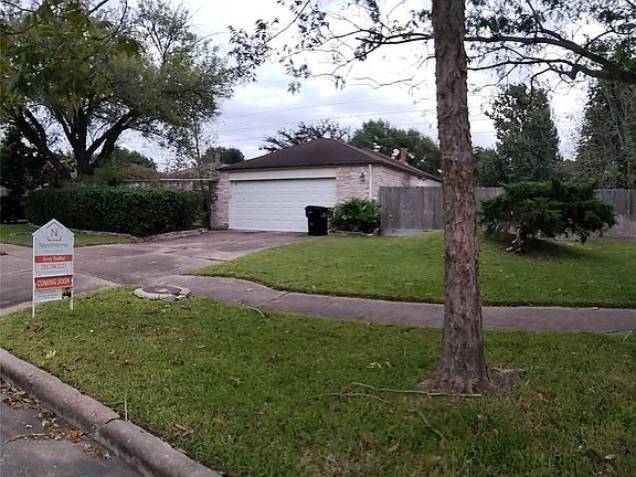 3rd image of 3615 Vineyard Dr