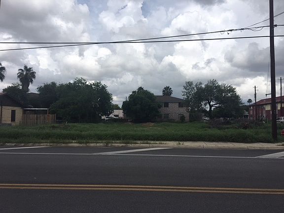4th image of 1220 E Bustamante St