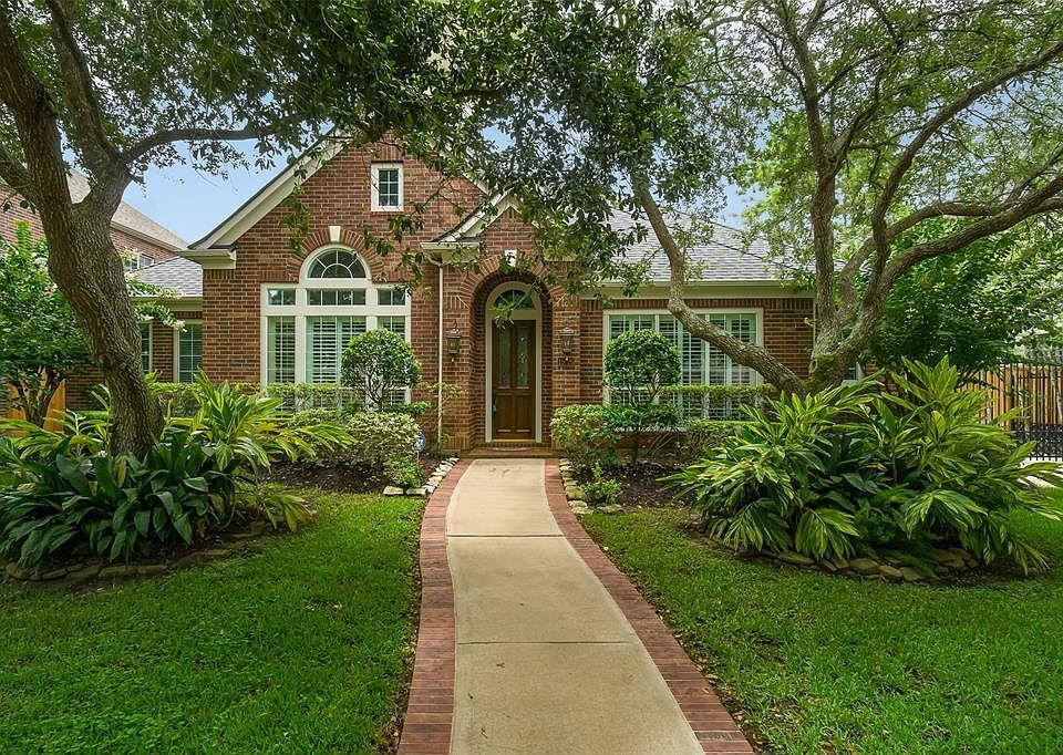 1st image of 15526 Wooden Oak Ct