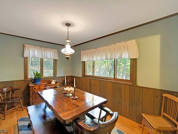 5th image of 320 Mountainside Dr