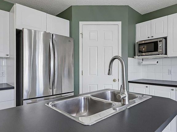 5th image of 123 SW Arbour Butte Rd NW