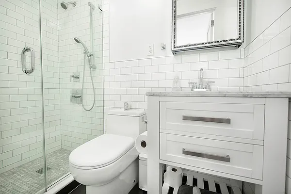 Rented by Safdie Realty Group | media 18