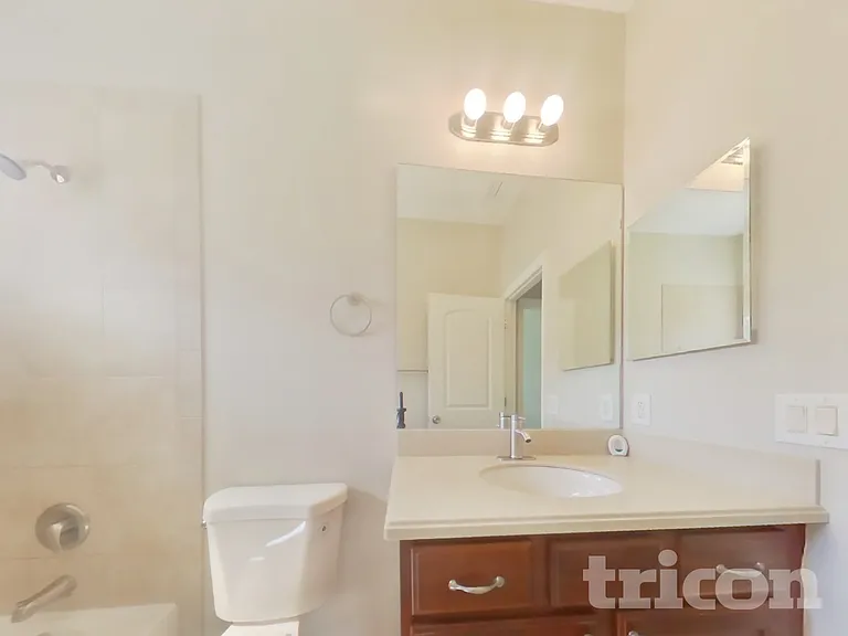 6300 Falcon Lair Dr — Photo 17