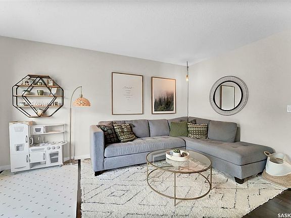 5th image of 135 Ashworth Cres #131