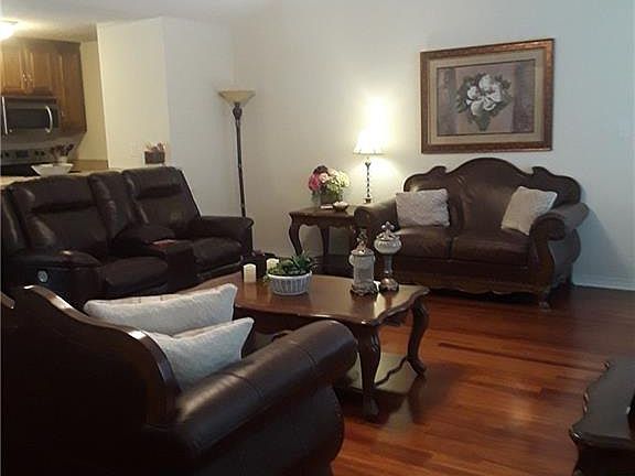 4th image of 15091 Fawn Cir E