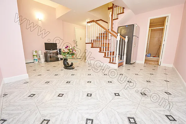 Rented by Genik Group Corp | media 33